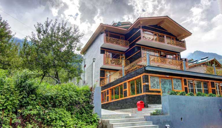 Snow-Peak-Retreat-Manali-Cottage