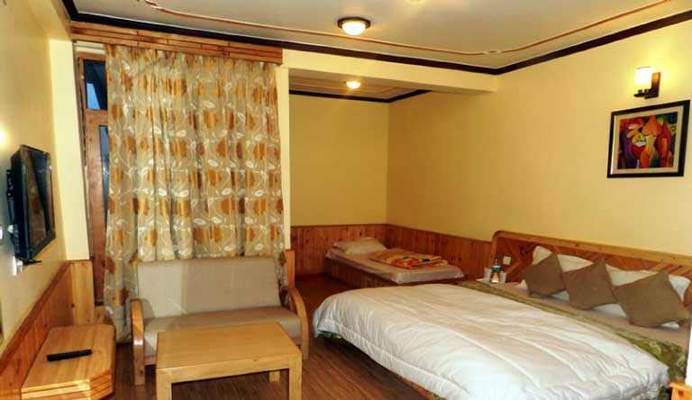 Snow-Peak-Retreat-Manali-Deluxe-Room