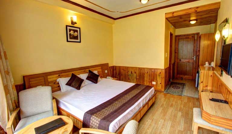 Snow-Peak-Retreat-Manali-Super-Deluxe-Room