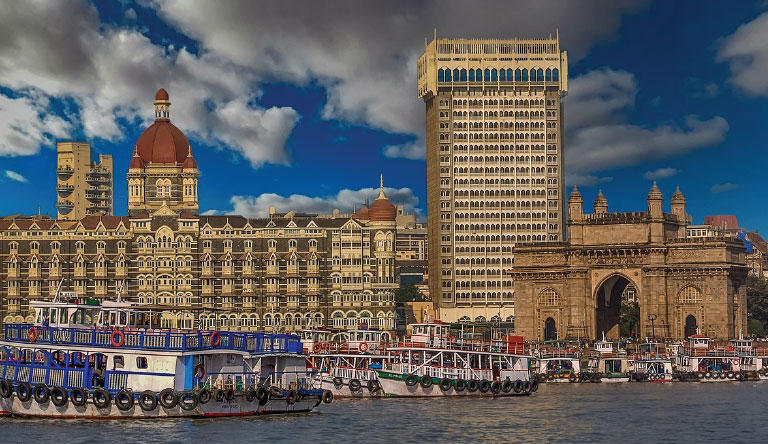 gateway-of-india-with-taj-hotel-mumbai-Maharashtra-india