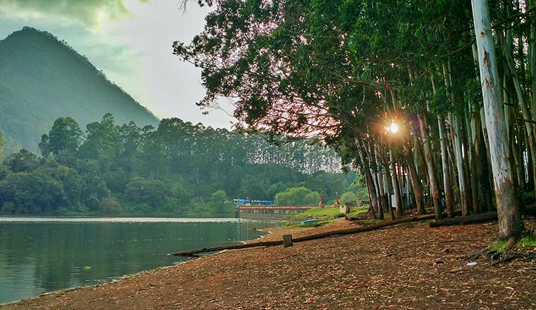 kundala-lake-ramprasad-munnar-kerala-india