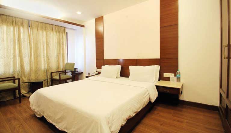 Imperial-Square-Room