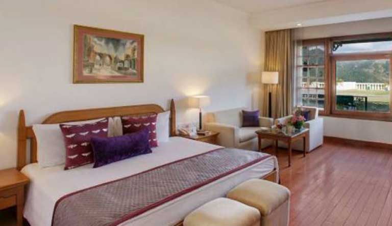 Jaypee-Residency-Manor-Panoramic-Room