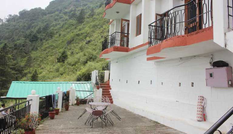 Rockland-Manor-Exterior2