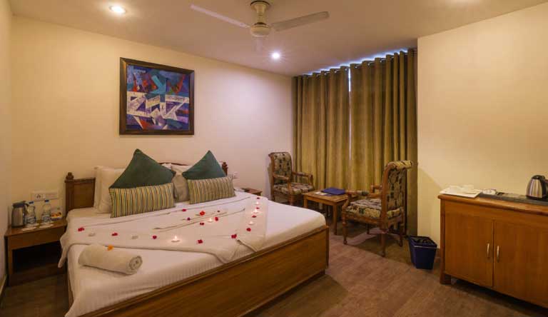 Tulip-Inn-Green-Castle-Deluxe-Room1