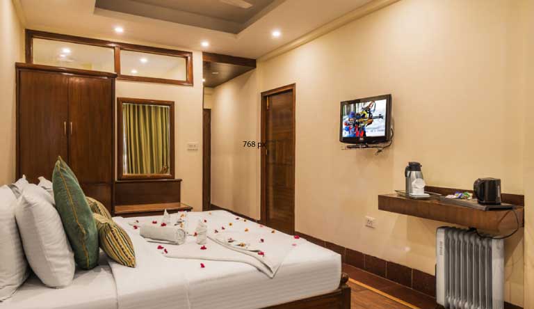 Tulip-Inn-Green-Castle-Super-Deluxe-Room2