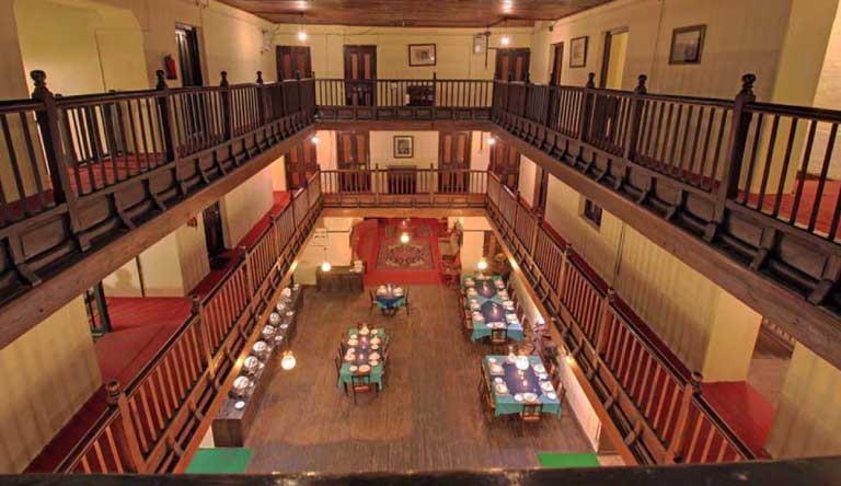 Chevron-Fairhavens-Resort-Corridoor