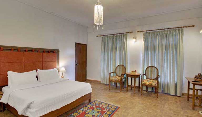 Chevron-Fairhavens-Resort-Cottage-Room