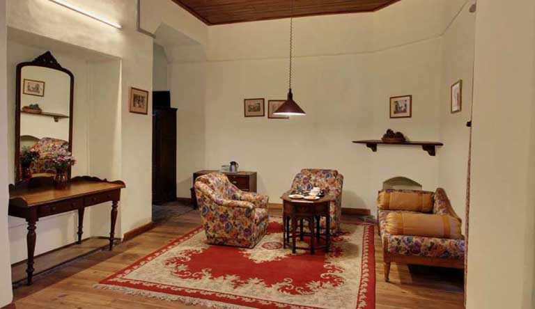 Chevron-Fairhavens-Resort-Suite-Drawing-Room