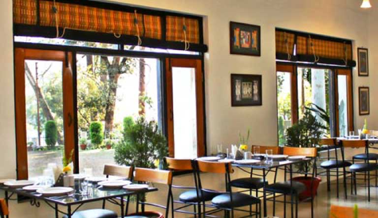 Country-Inn-Sattal-Restaurant