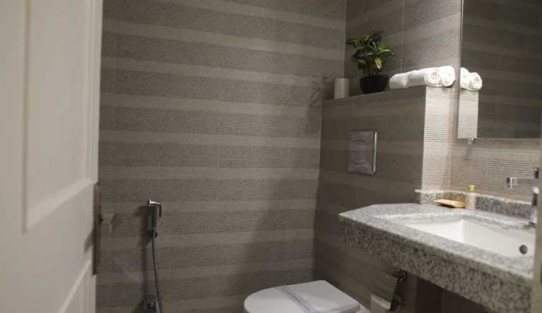 The-Earls-Court-2-Bedroom-Apartment-Washroom