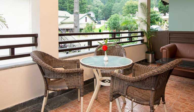 Vikram-Vintage-Inn-Premium-Room2