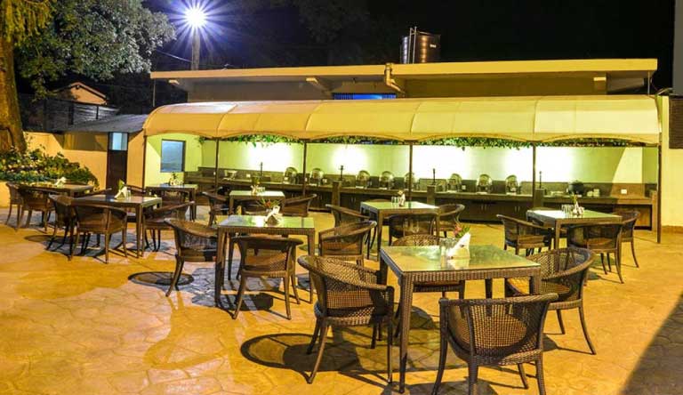Vikram-Vintage-Inn-Restaurant-Outdoor1