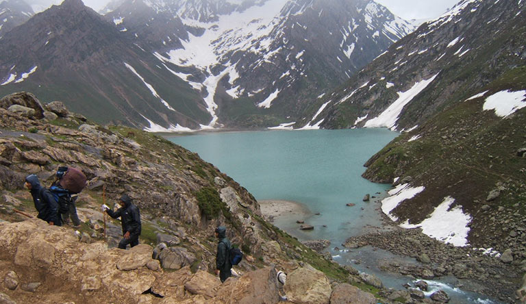 sheshnag-lake-pahalgam-kashmir-india