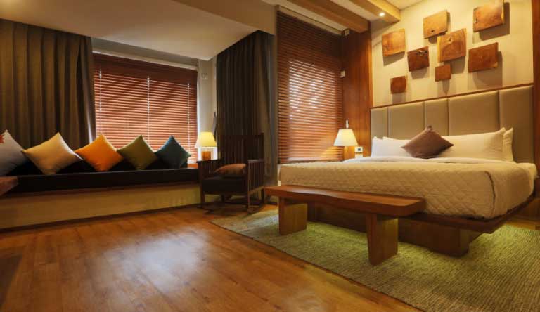 Moksha-Himalaya-Spa-Resort-Royal-Suite-5