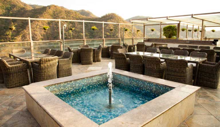 Timber-Trail-Resort-Parwanoo-Open-Air-Restaurant