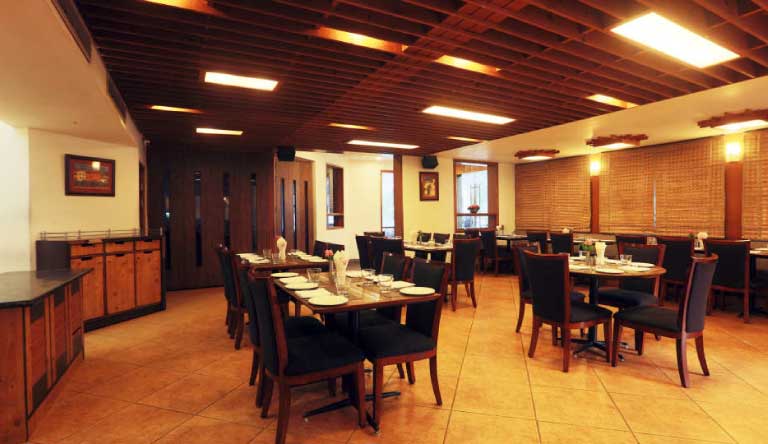 Timber-Trail-Resort-Parwanoo-Restaurant-Mezza1