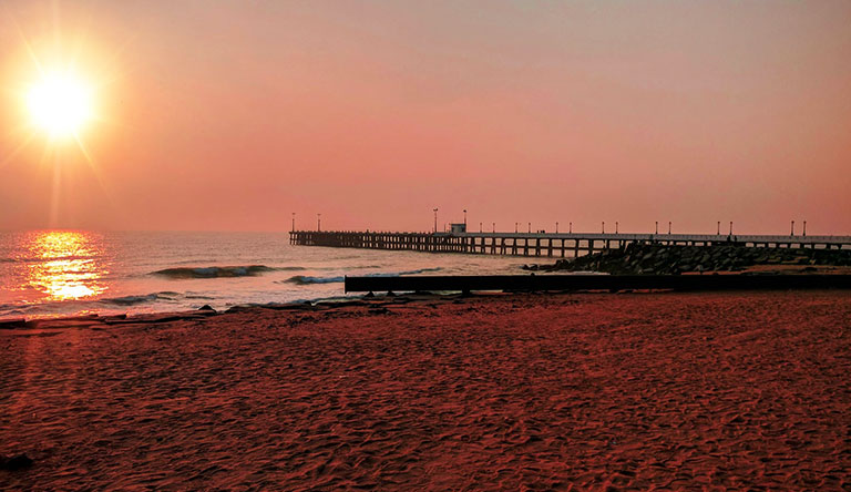 rock-beach-pondicherry-kerala-india