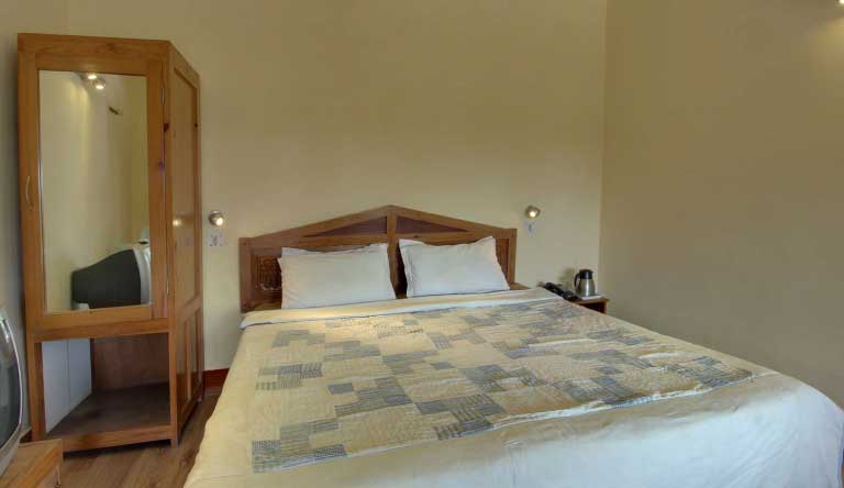 Chevron-Ranikhet-Club-Deluxe-Room