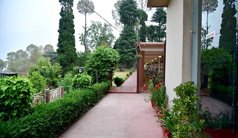 Xomotel-Ranikhet-Heights-Exterior3