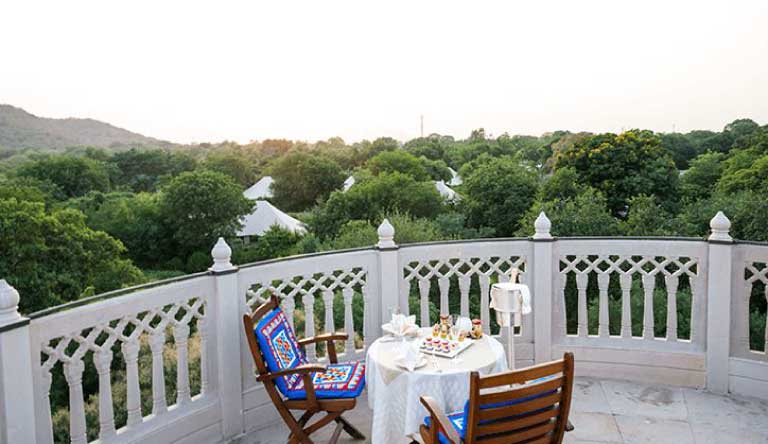 The-Oberoi-Vanyavilas-Champagne-Sundowner