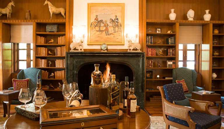 The-Oberoi-Vanyavilas-Dining-Room