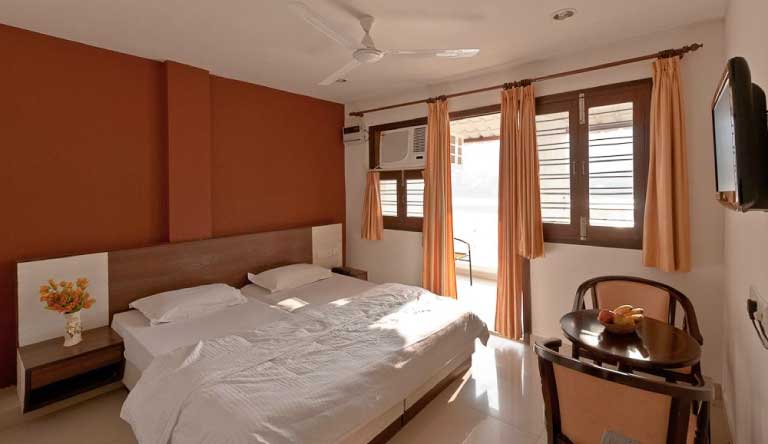 Pure-Inn-Rishikesh-Room