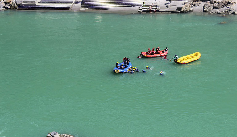 river-rafting-rishikesh-uttarakhand-india