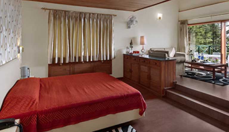 Honeymoon-Inn-Shimla-Club-House