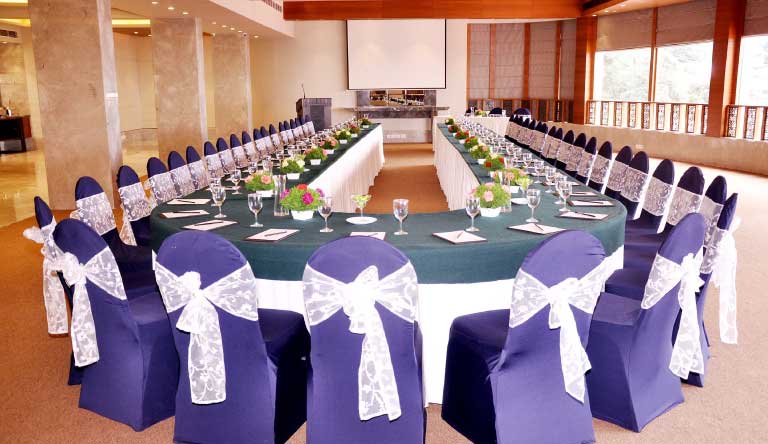 Radisson-Hotel-Shimla-Meeting-Room