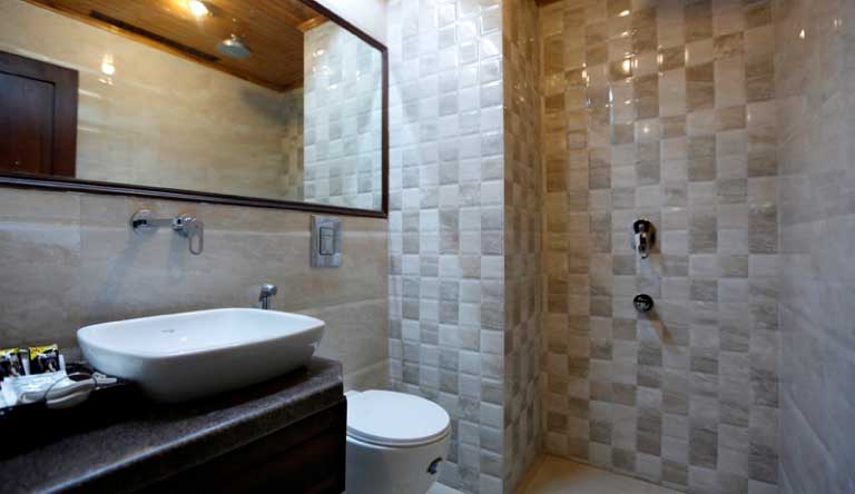 Shingar-Hotel-Shimla-Bathoom