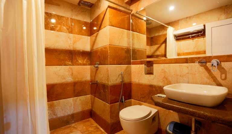 Shingar-Hotel-Shimla-Bathroom