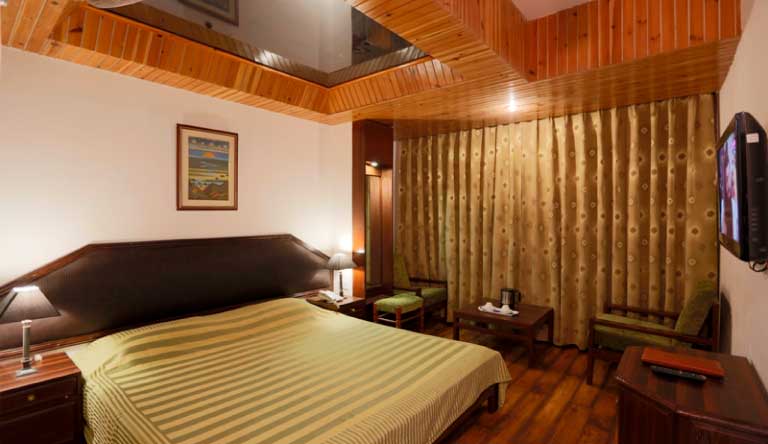 Shingar-Hotel-Shimla-Deluxe-Room