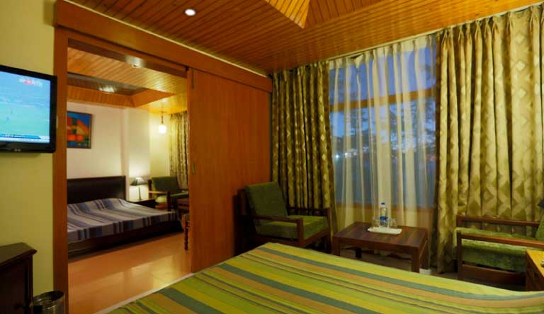 Shingar-Hotel-Shimla-Luxury-SuiteI