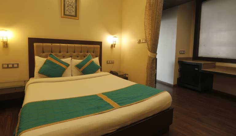 The-Cedar-Grand-Shimla-Room1