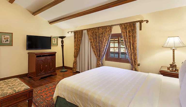 The-Oberoi-Cecil-Deluxe-Suite1