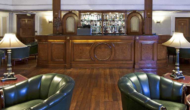 The-Oberoi-Cecil-Lounge-and-Bar