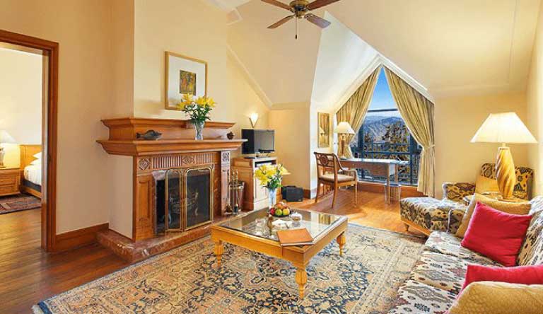 The-Oberoi-Wildflower-Deluxe-Suite2