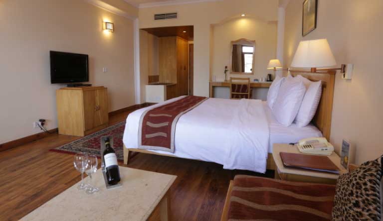 Willow-Banks-Super-Deluxe1