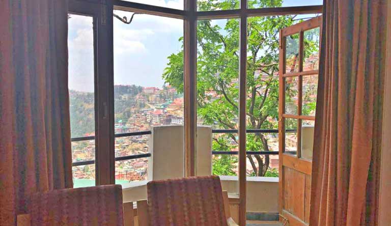 Willow-Banks-Super-Deluxe2