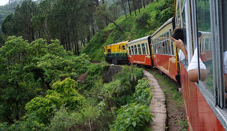 toy-train-of-shimla-himachal-india