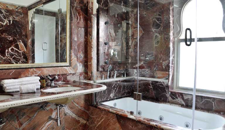 Chunda-Palace-Udaipur-Bathroom