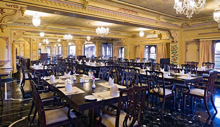 Chunda-Palace-Udaipur-Dinning