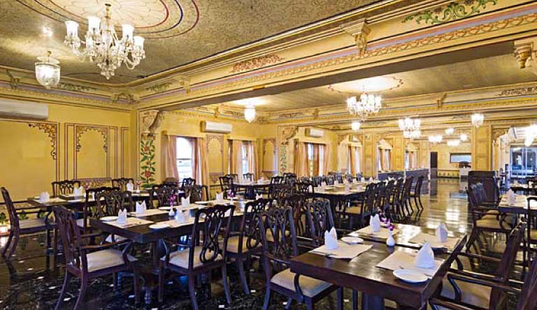 Chunda-Palace-Udaipur-Dinning1