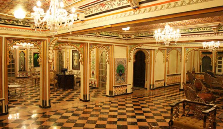 Chunda-Palace-Udaipur-Dinning5