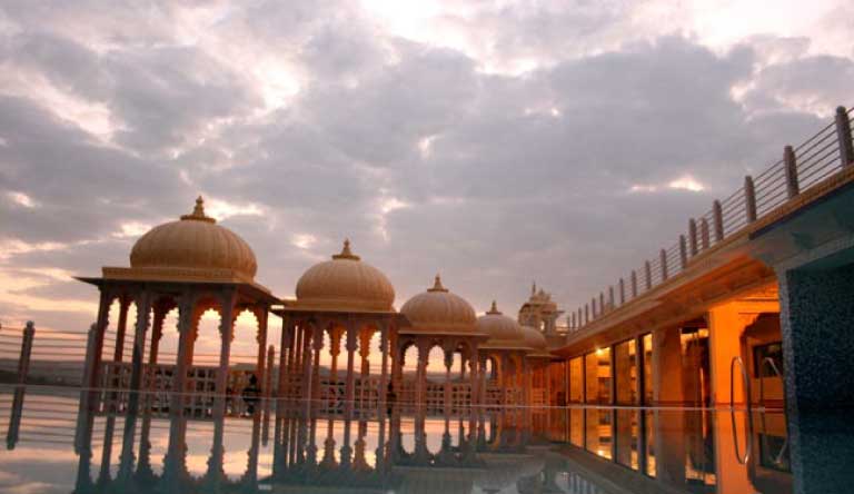 Chunda-Palace-Udaipur-Exterior4