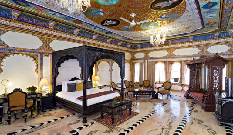 Chunda-Palace-Udaipur-Room1