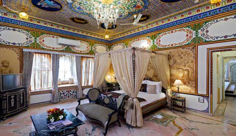 Chunda-Palace-Udaipur-Room3