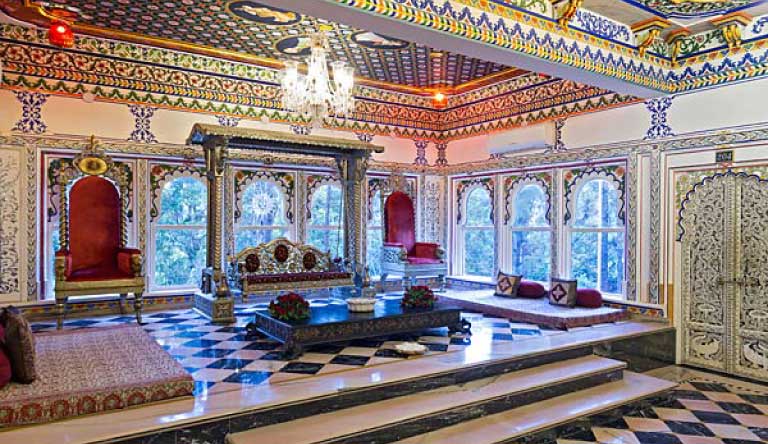 Chunda-Palace-Udaipur-Room4