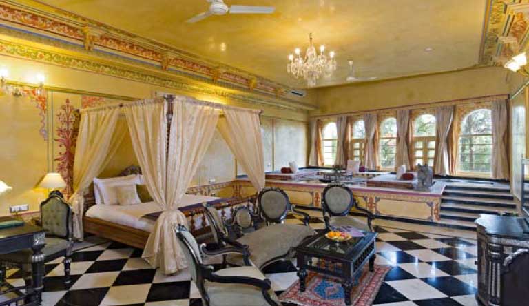Chunda-Palace-Udaipur-Roya-Imperial-Suite